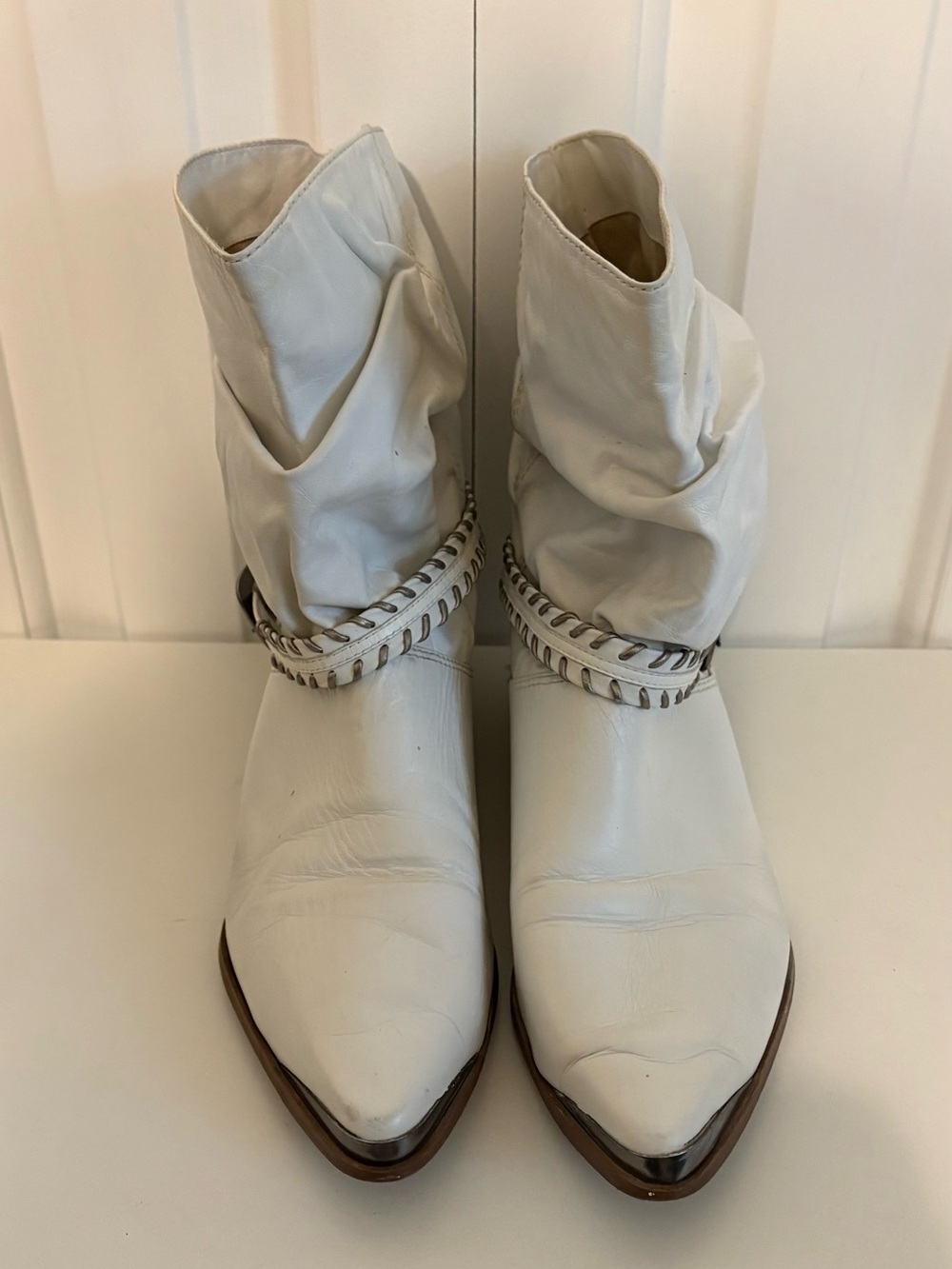 NINE WEST 80’s-Era White Slouchy Western Leather Ankle Boots, Vintage 10M